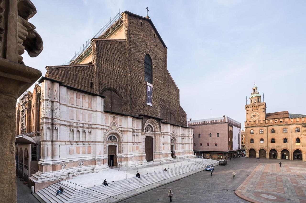 Urbanicooh Garisenda - Piazza Maggiore View Bologne Extérieur photo