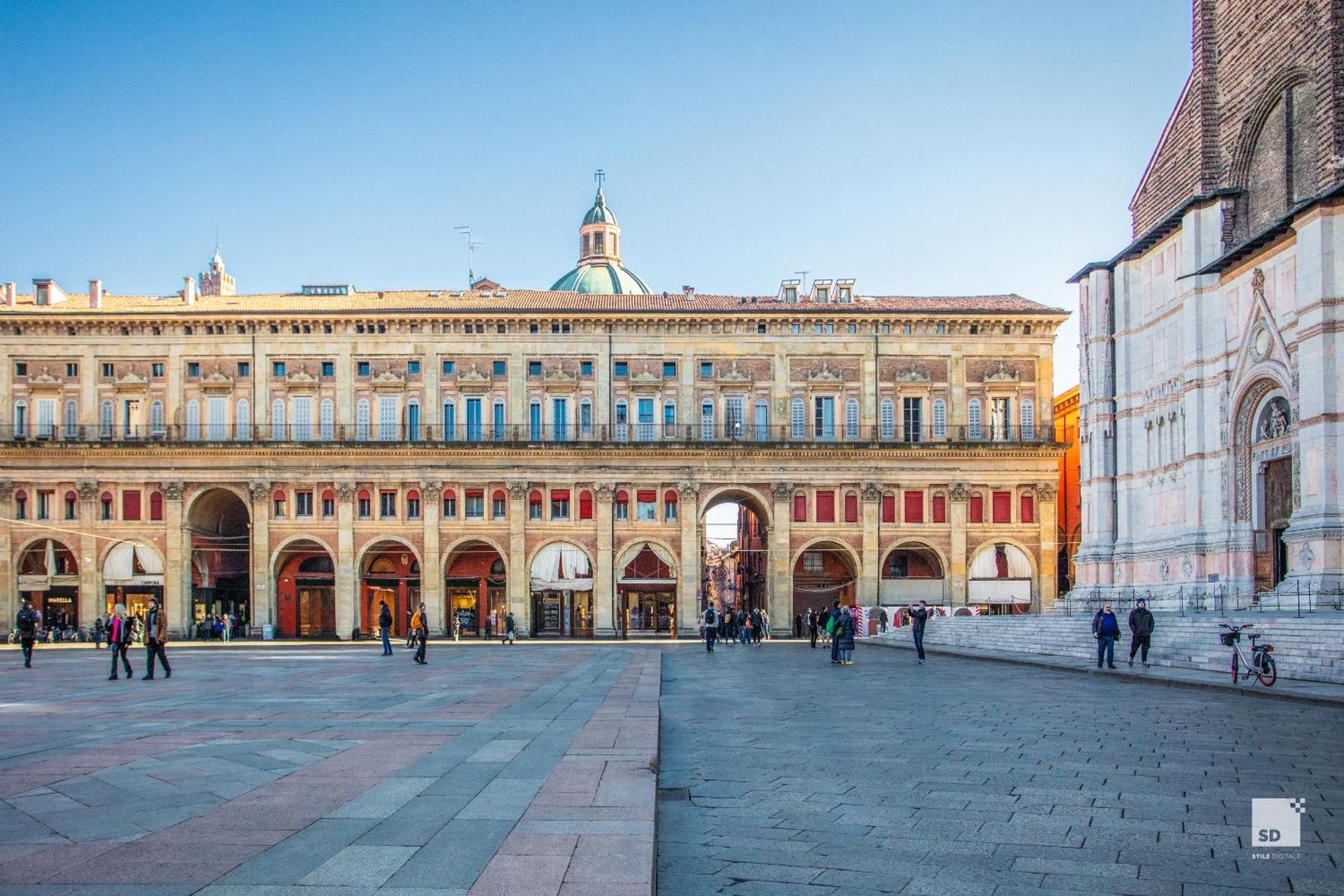 Urbanicooh Garisenda - Piazza Maggiore View Bologne Extérieur photo