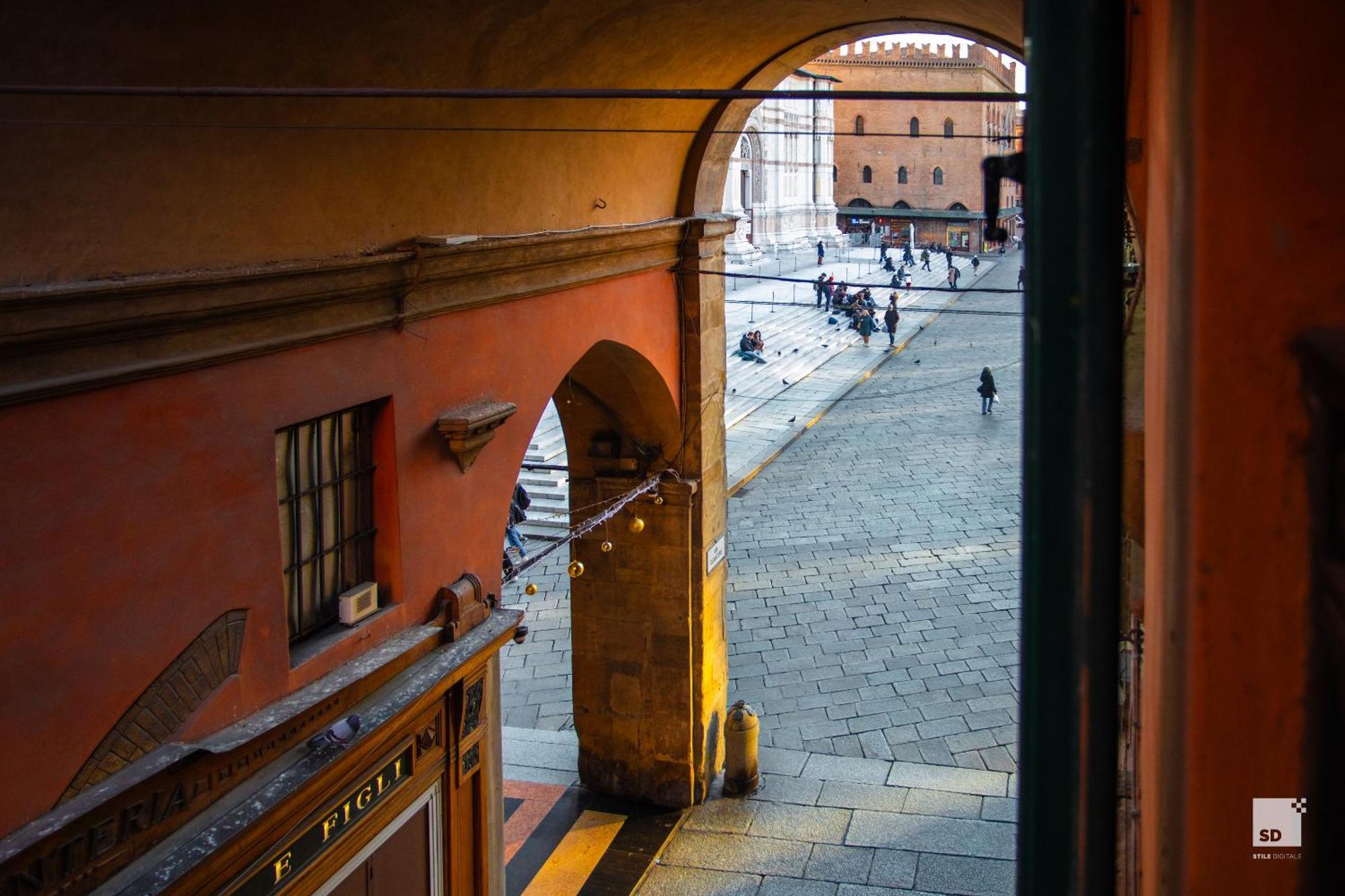 Urbanicooh Garisenda - Piazza Maggiore View Bologne Extérieur photo
