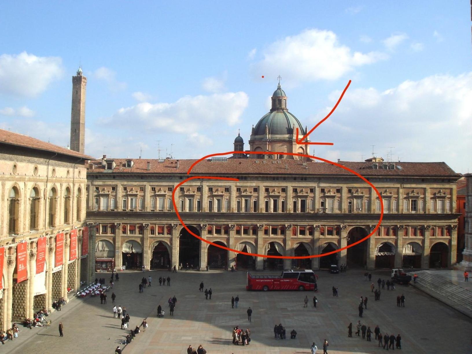 Urbanicooh Garisenda - Piazza Maggiore View Bologne Extérieur photo